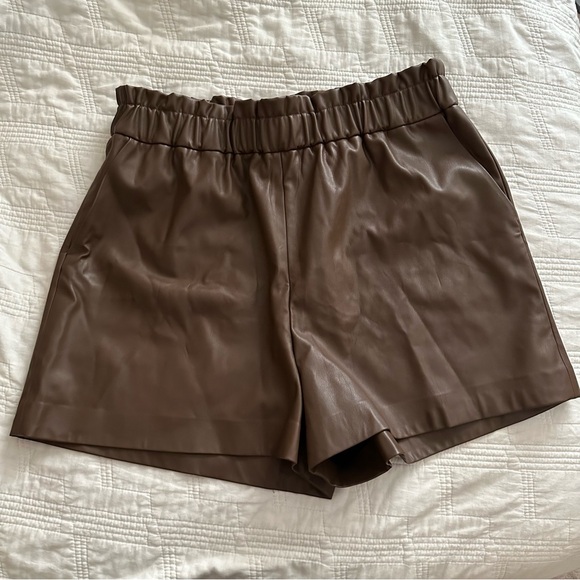 The Drop Vegan Leather Pull On Paper Bag Shorts in Chocolate Brown - Picture 4 of 5